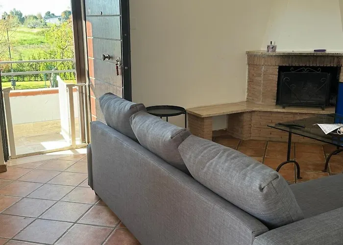 Con Ampio Giardino Recintato - Pet Friendly Apartmán *